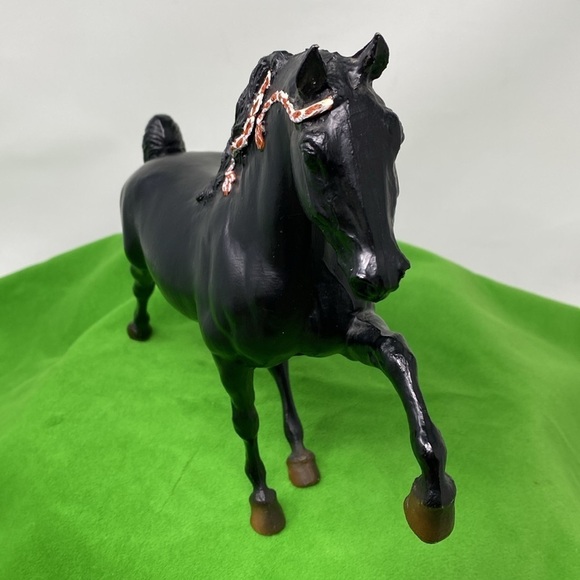 Breyer Traditional Midnight Sun Tennessee Walking Horse Red White Ribbon #60 - Picture 2 of 12
